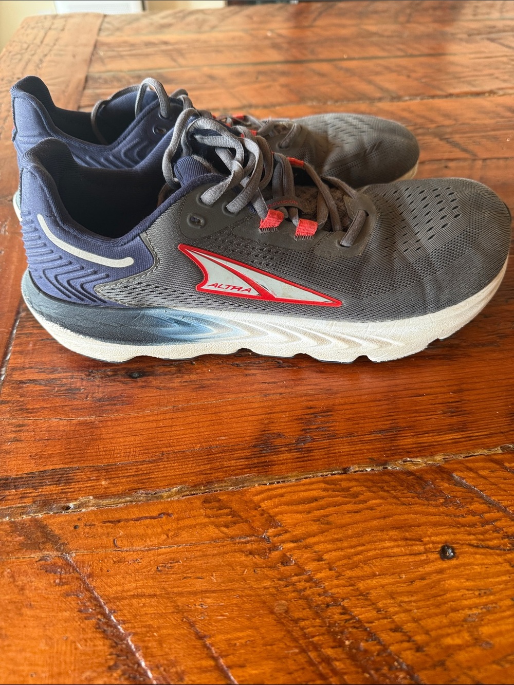 Altra Men's Provision 7 running shoes size 9.5
